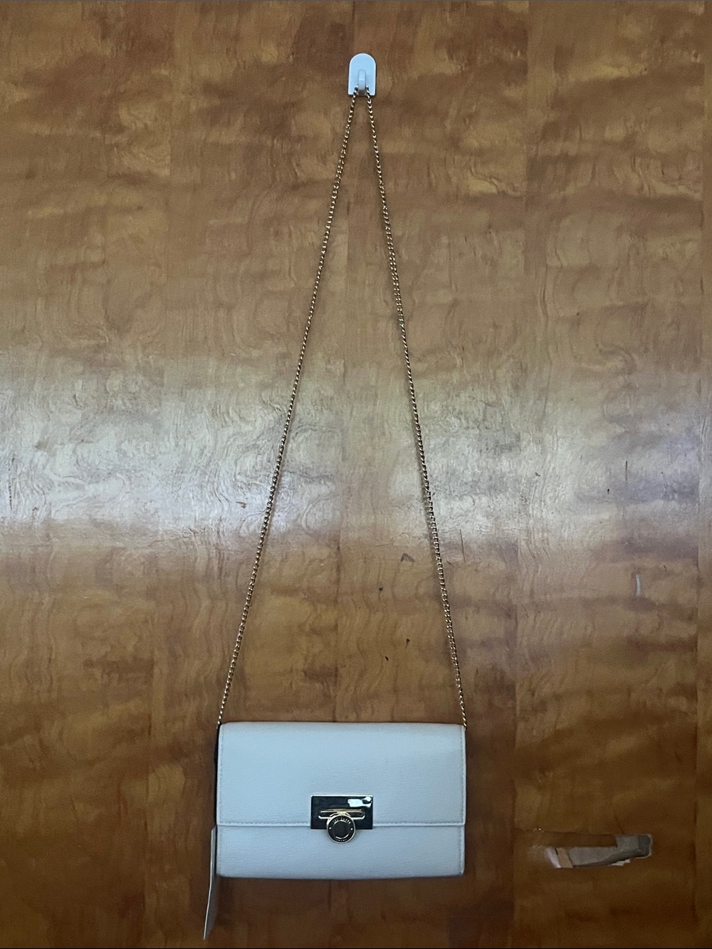 Elegant Ted Baker Cream Crossbody Bag with Gold Chain
